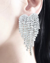 Load image into Gallery viewer, Vintage Fringe Ear Clip