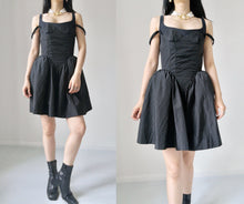Load image into Gallery viewer, Vintage Taffeta Gothic Princess Dress
