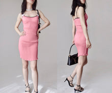 Load image into Gallery viewer, Vintage Prink Pleated dress