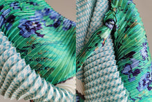 Load image into Gallery viewer, Vintage Green Silk Patched Chinoiserie Dress