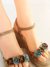 Load image into Gallery viewer, Vintage Mudd Flower Sandal
