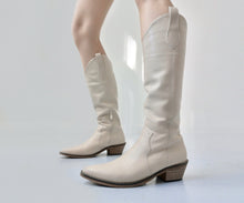 Load image into Gallery viewer, Vintage Cream Boots
