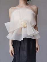 Load image into Gallery viewer, Vintage Bow Tie Veil Top

