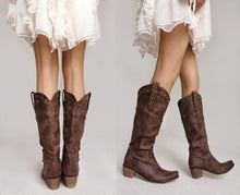Load image into Gallery viewer, Vintage Brown Cowboy Western Boots
