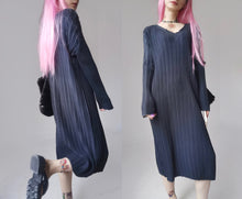 Load image into Gallery viewer, Vintage Issey Miyake Pleated dress
